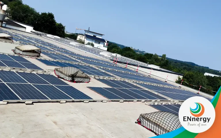 Leichte Solarmodule fürs Dach: Die Lösung für Gewerbehallen & Co.